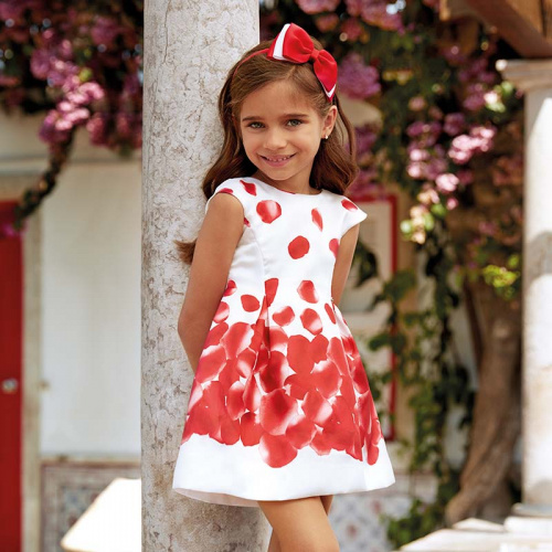 Платье с лепестками роз Mayoral 3918/37 для девочек, цвет белый